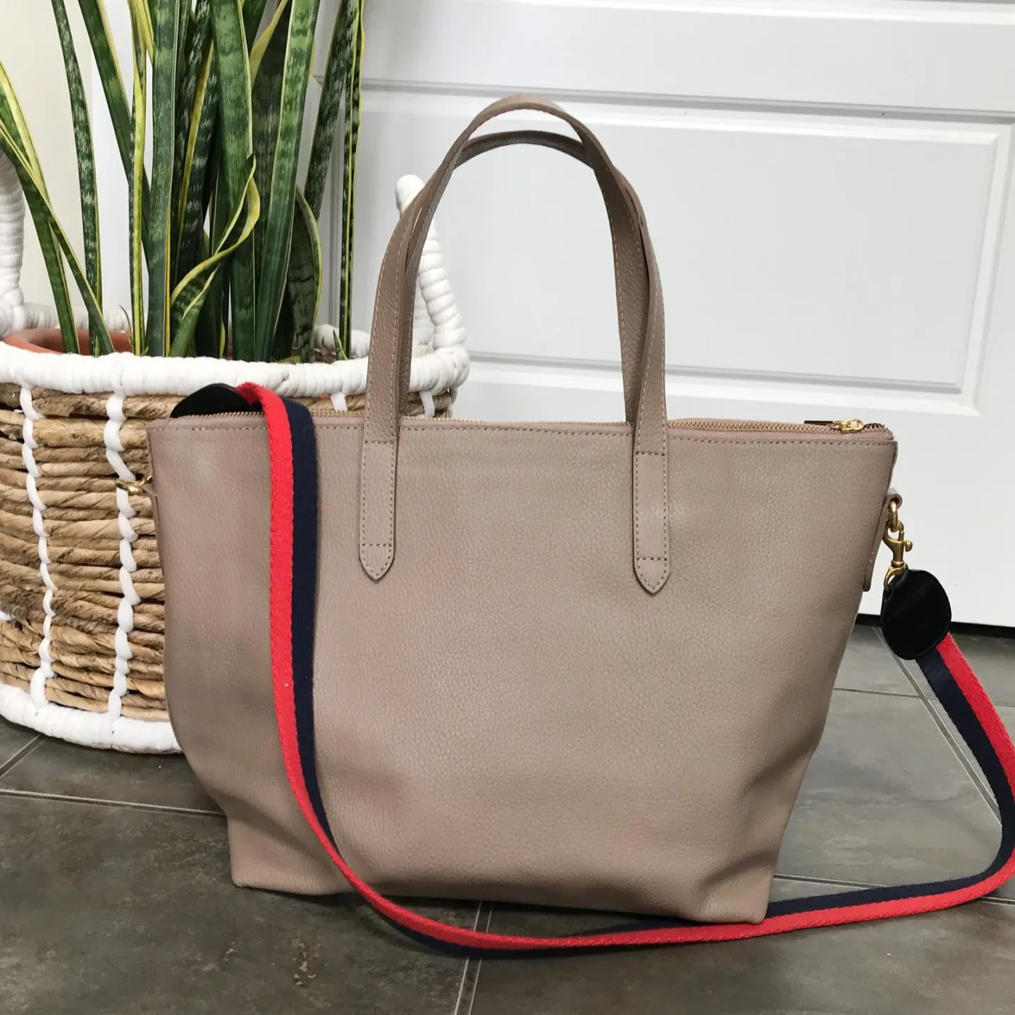 Cuyana medium carryall tote review sale