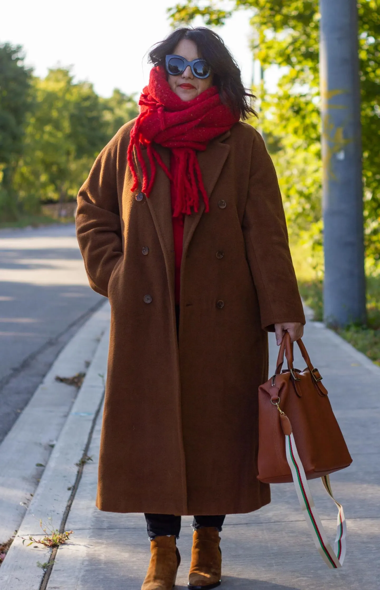 Dark Camel and Red ⋆ chic everywhere