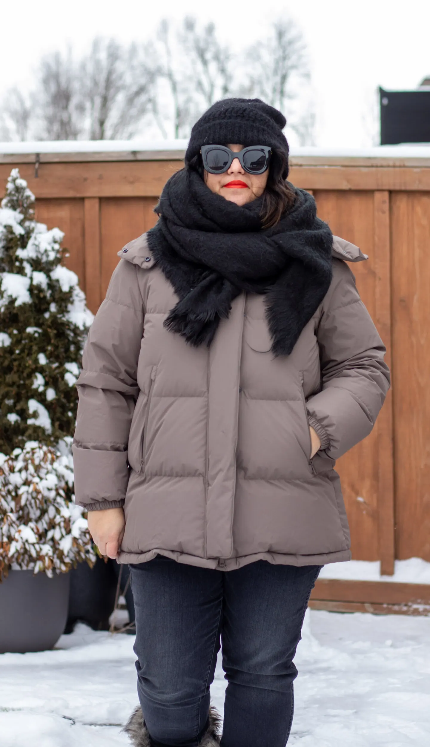 neutral puffer black scarf