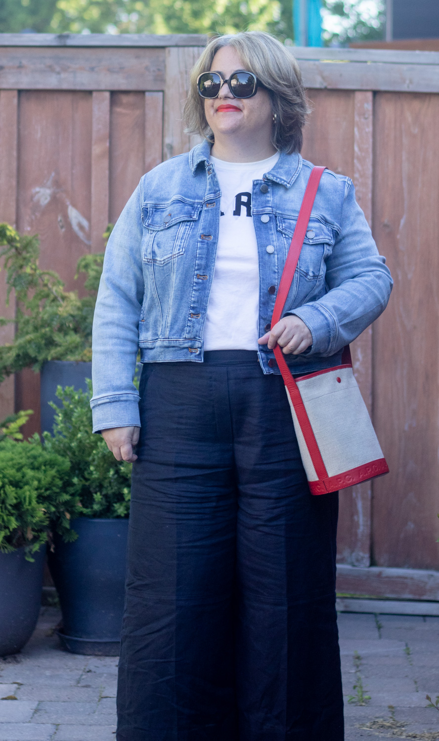 navy linen culottes outfit with denim jacket