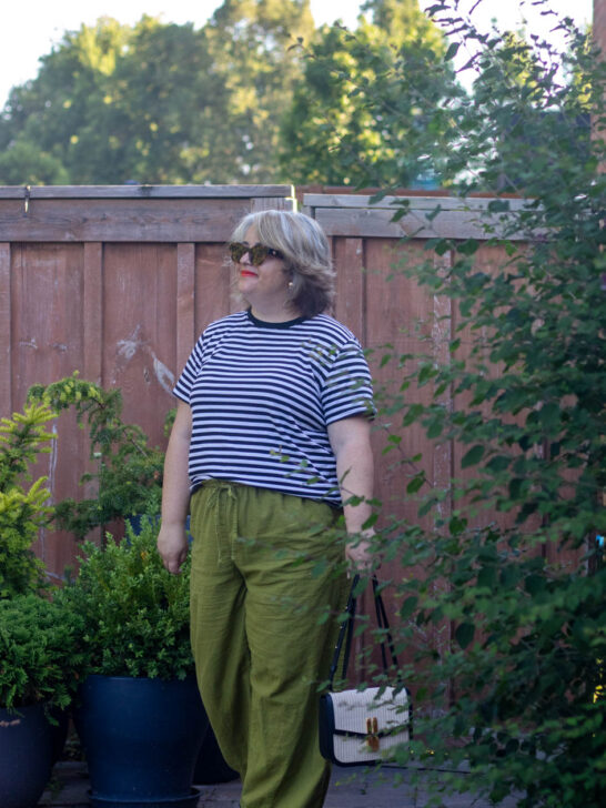 green drawstring linen pants outfit with stripes