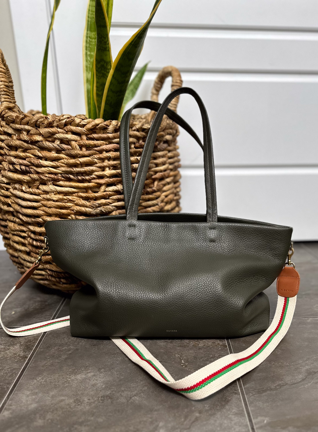 cuyana small easy tote review, olive tote