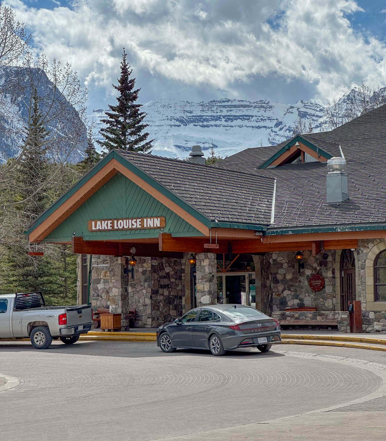 Lake Louise Inn