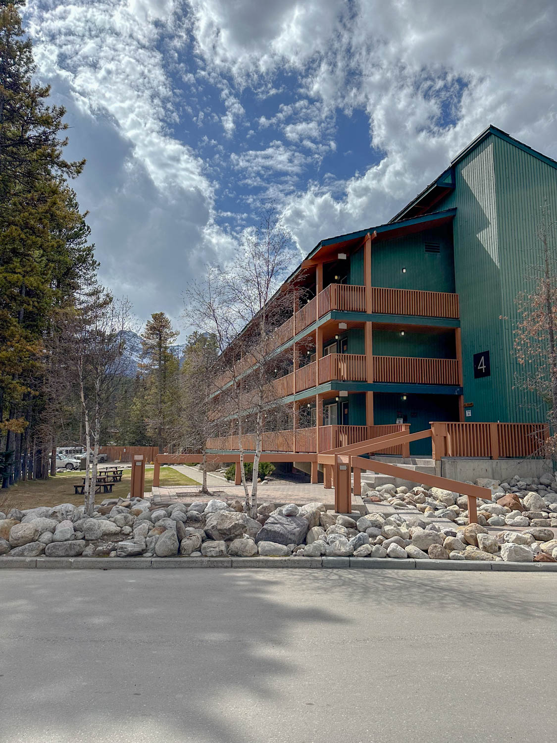 Lake Louise Inn