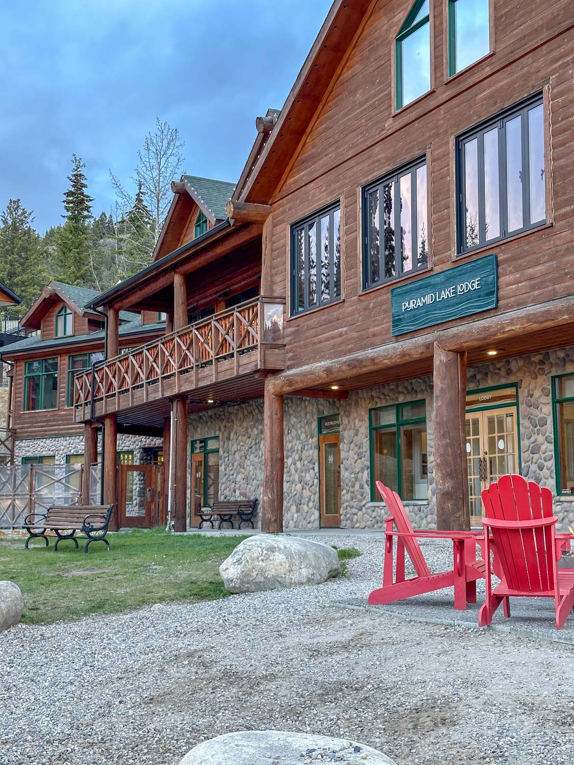 where to stay on a banff Jasper road trip, pyramid lake lodge