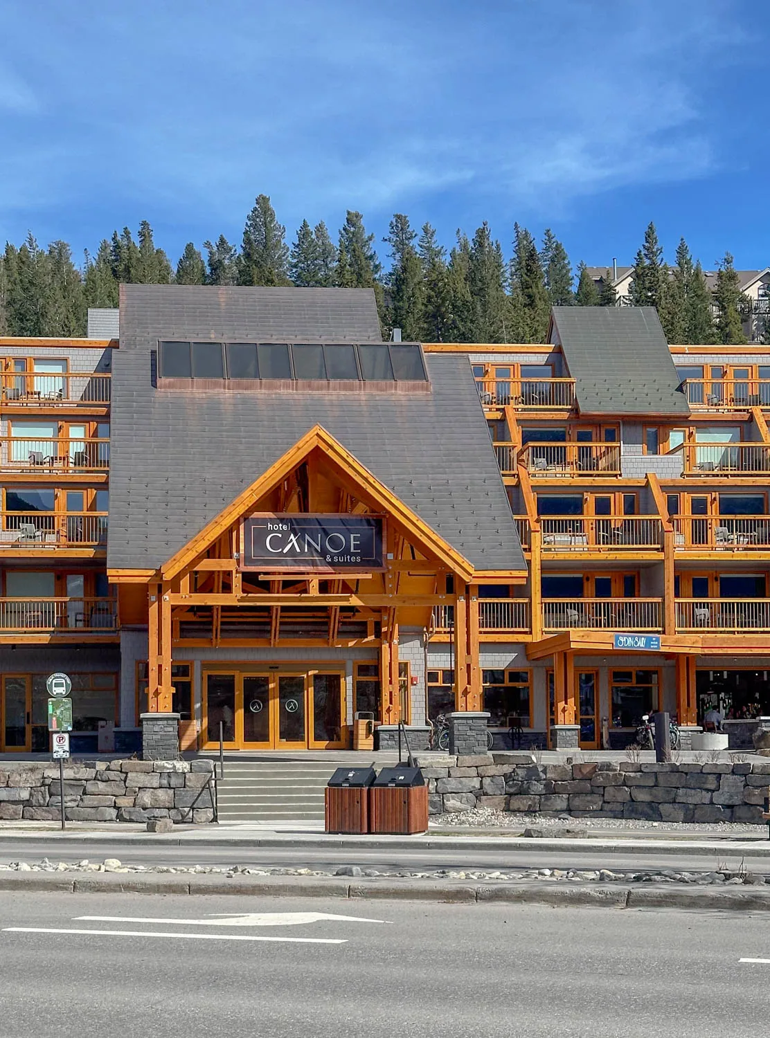 hotel canoe & suites banff review