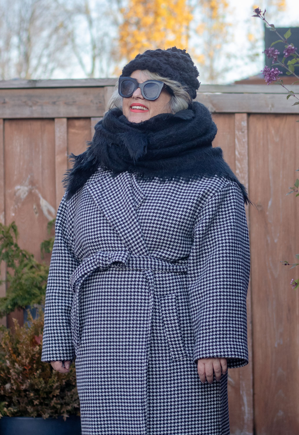 how to style a houndstooth coat