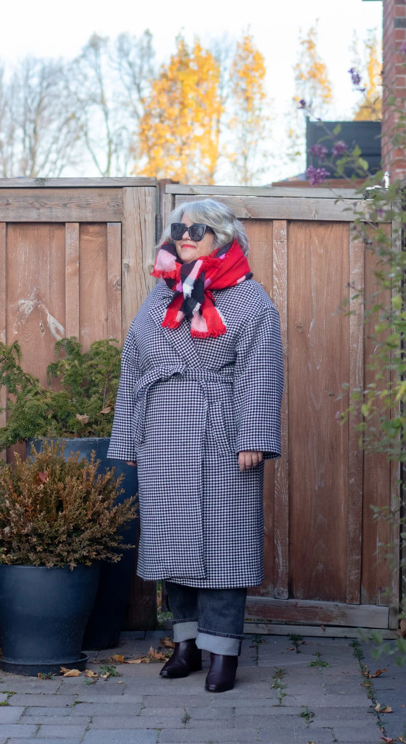 how to style a houndstooth coat