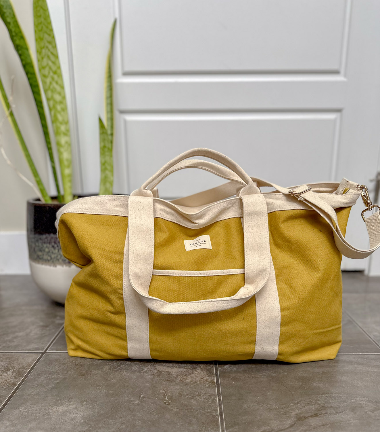 sezane maxi tote, sezane weekender bag