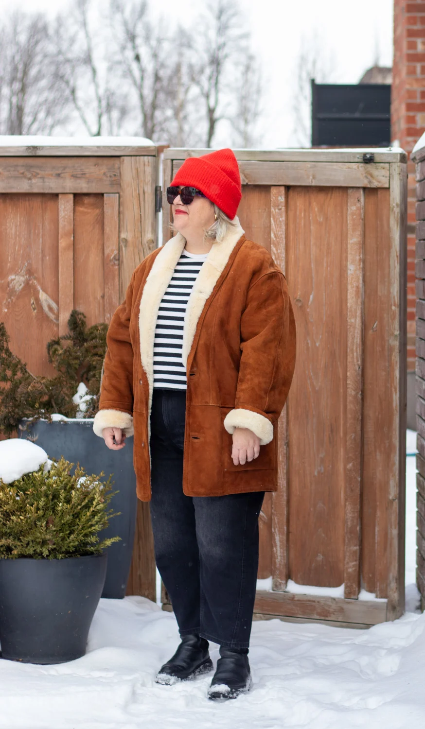 shearling coat outfit, carrot jeans, stripe top